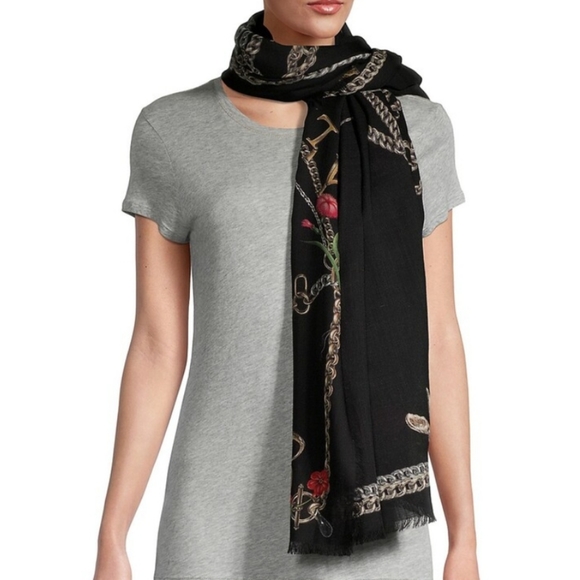Alexander McQueen Accessories - NWT Alexander McQueen Chain Skull Wool Large Scarf Black